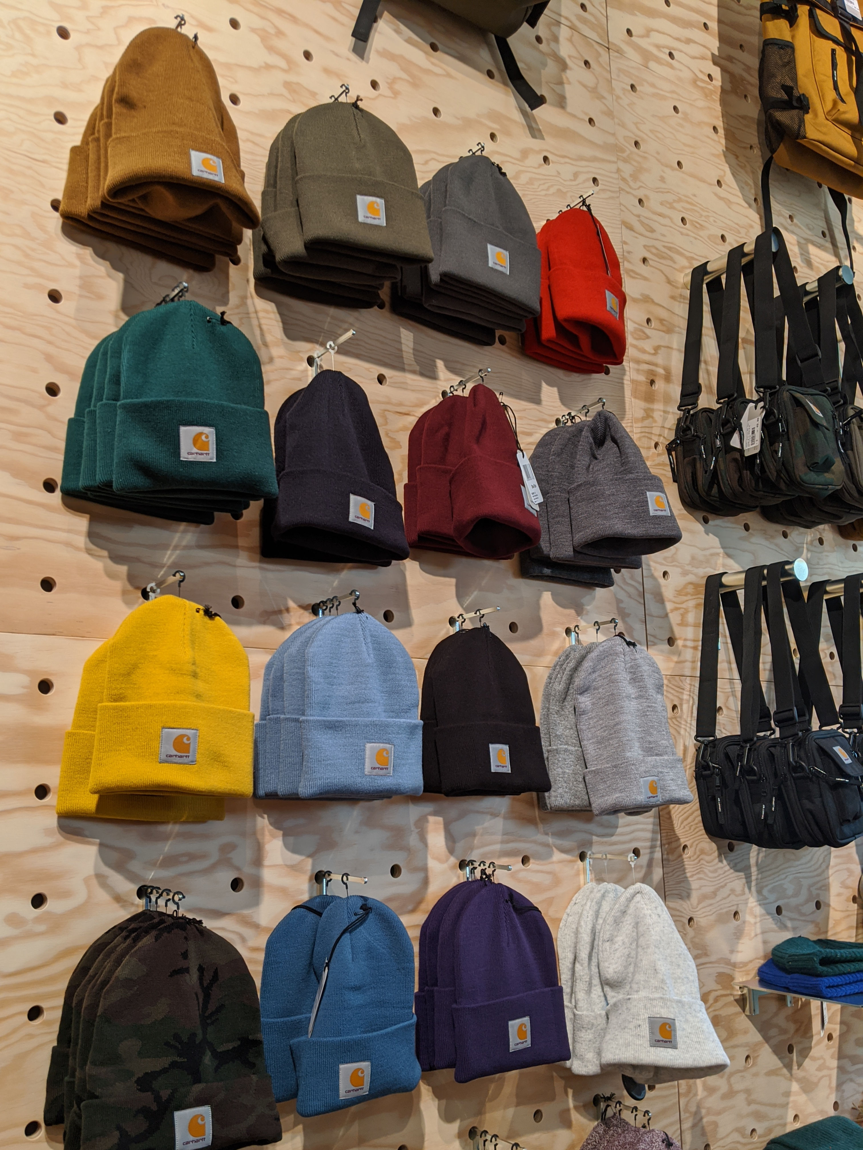 The big PEG wall material designed by formlos.com