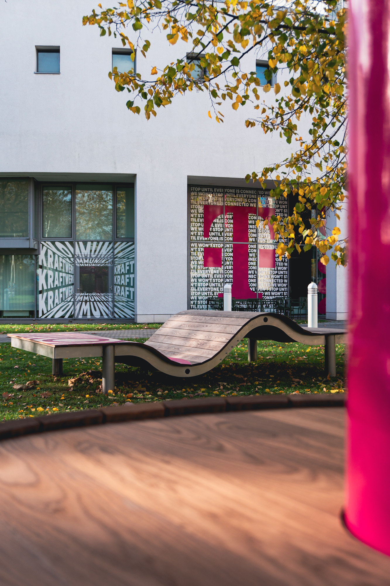 An outdoor meeting place for telekom employees created by formlos.com